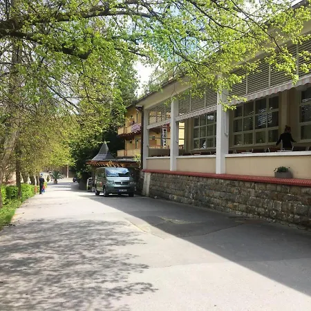 Ubytovani V Soukromi - Pozlovice Homestay