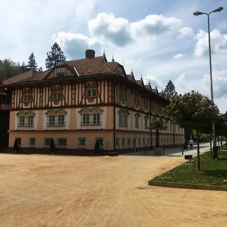 V Soukromi - Pozlovice ホームステイ Luhačovice